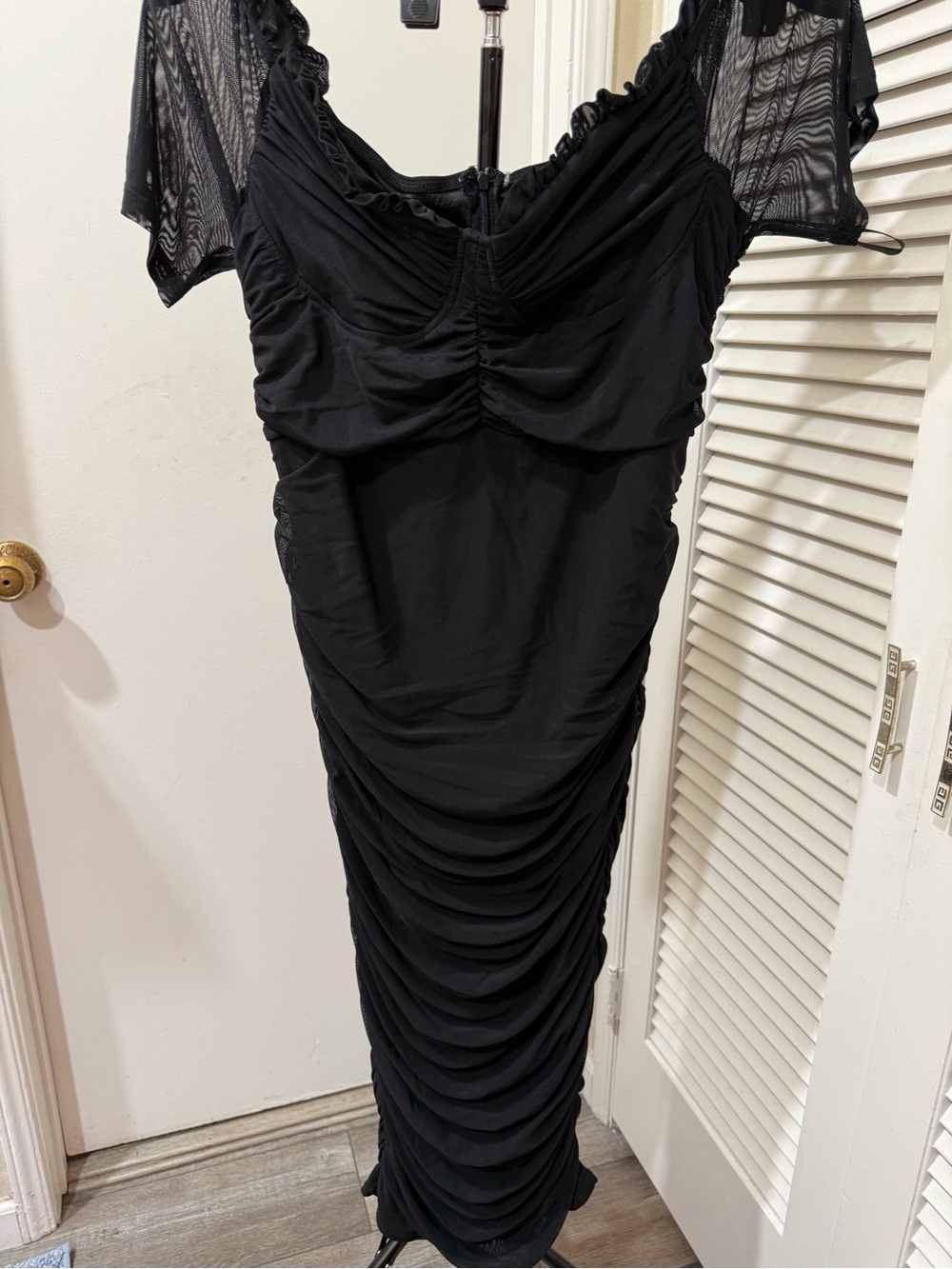 SHEIN Black Ruched Midi Dress with Sheer Short Sleeves